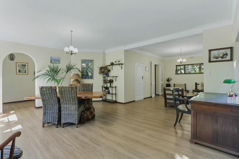 To Let 4 Bedroom Property for Rent in Hout Bay Western Cape